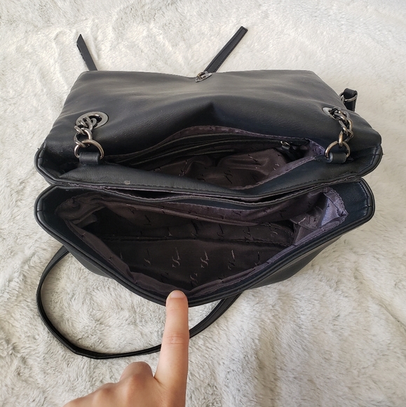 Simply Vera Wang Black Crossbody Bag - Picture 4 of 8